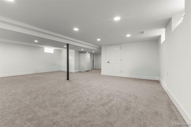 8315 Dale Street, Dearborn Heights, MI 48127