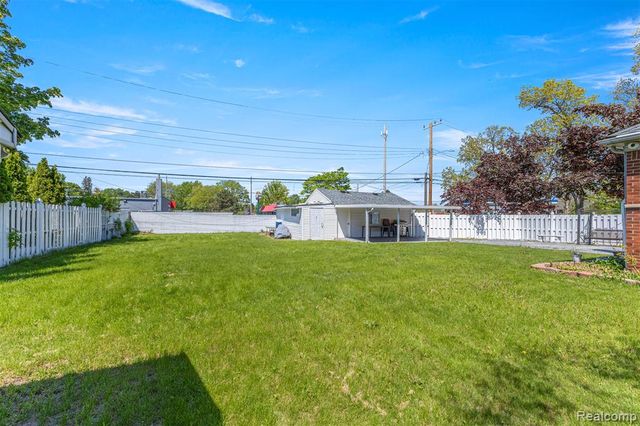 8315 Dale Street, Dearborn Heights, MI 48127