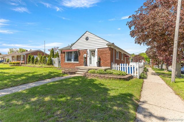 8315 Dale Street, Dearborn Heights, MI 48127