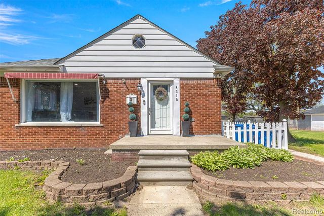8315 Dale Street, Dearborn Heights, MI 48127