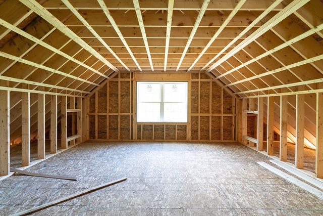 5 Brickyard Rd, North Brookfield, MA 01535