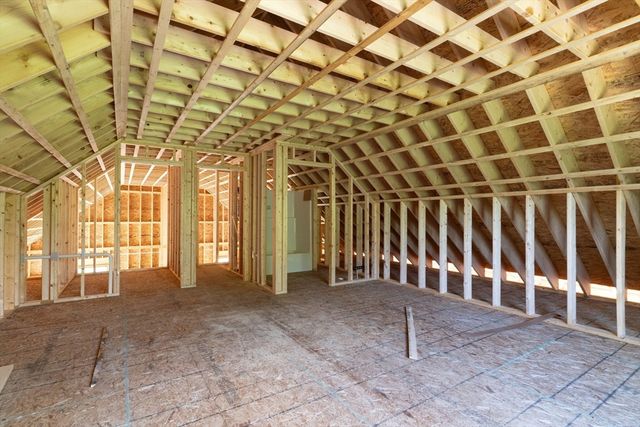 5 Brickyard Rd, North Brookfield, MA 01535