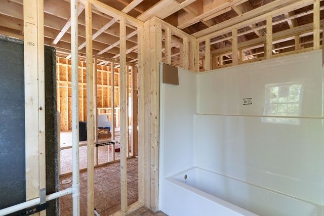 5 Brickyard Rd, North Brookfield, MA 01535