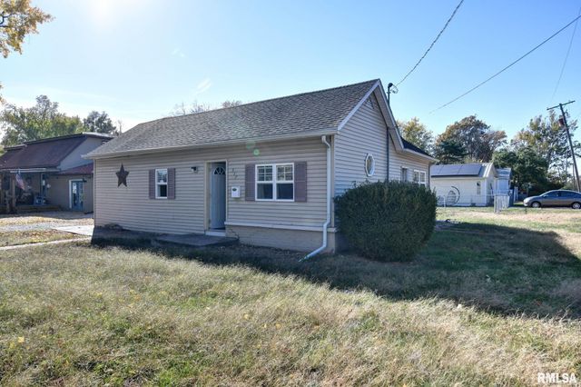 517 N PINE Street, Taylorville, IL 62568