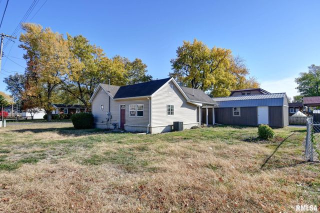 517 N PINE Street, Taylorville, IL 62568