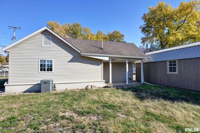 517 N PINE Street, Taylorville, IL 62568