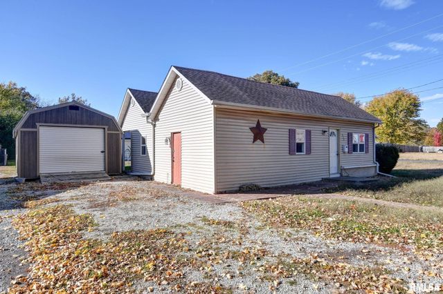 517 N PINE Street, Taylorville, IL 62568