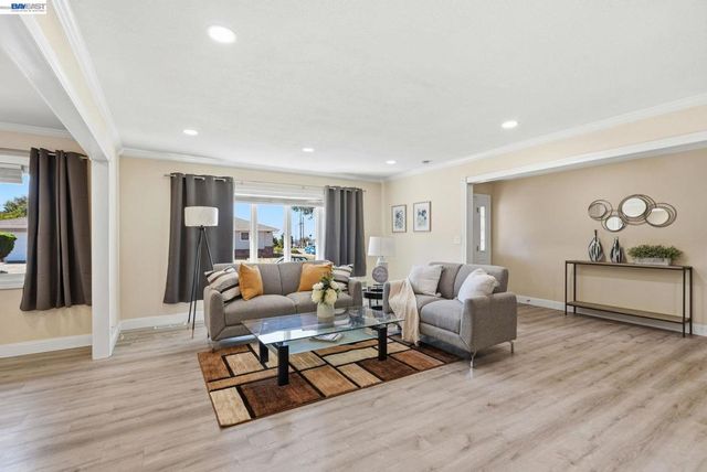 1204 Vistagrand Dr, San Leandro, CA 94577