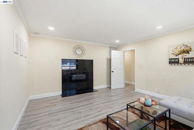 1204 Vistagrand Dr, San Leandro, CA 94577