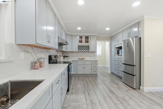 1204 Vistagrand Dr, San Leandro, CA 94577