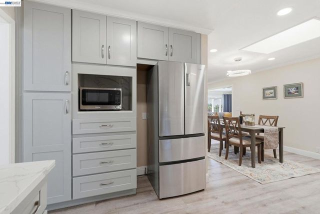 1204 Vistagrand Dr, San Leandro, CA 94577