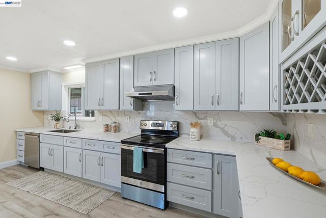 1204 Vistagrand Dr, San Leandro, CA 94577