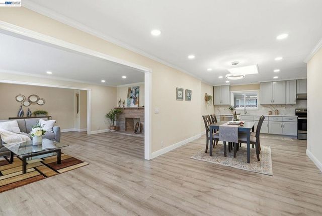 1204 Vistagrand Dr, San Leandro, CA 94577