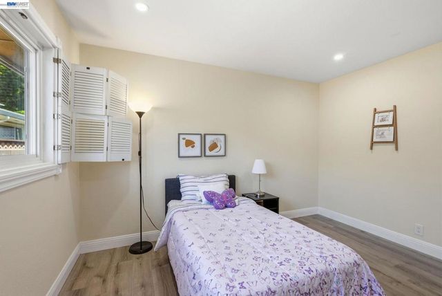 1204 Vistagrand Dr, San Leandro, CA 94577