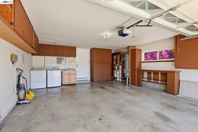 1204 Vistagrand Dr, San Leandro, CA 94577