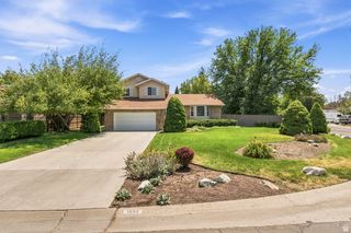 1854 E MEADOWMOOR RD, Holladay, UT 84117