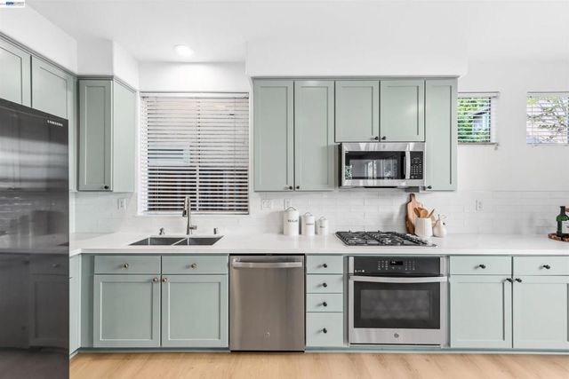 32 Colby Ct, Pleasanton, CA 94566