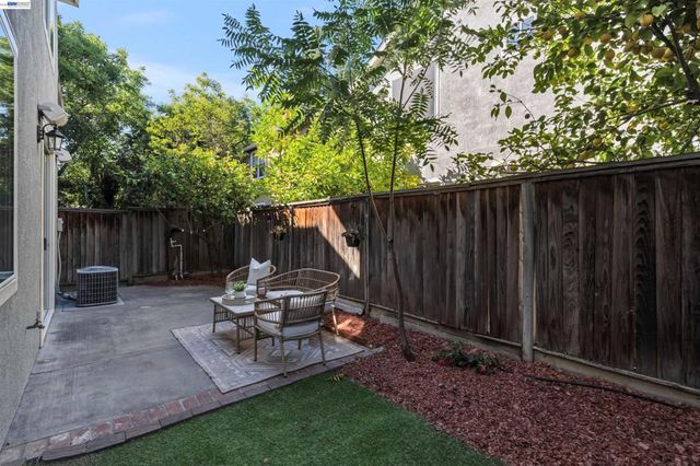 32 Colby Ct, Pleasanton, CA 94566