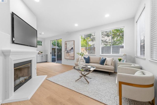 32 Colby Ct, Pleasanton, CA 94566