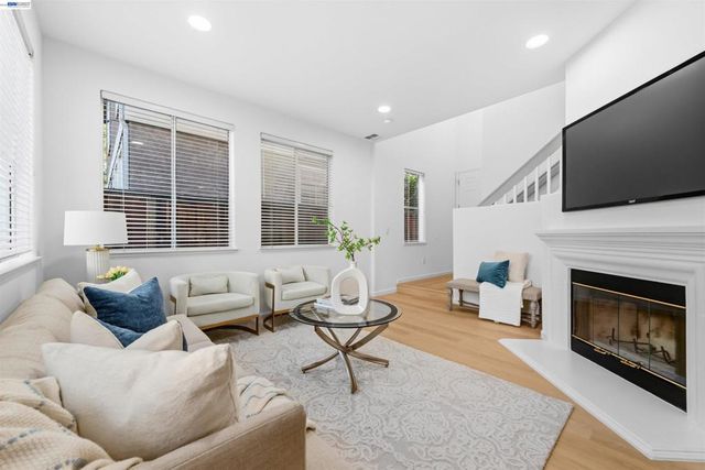 32 Colby Ct, Pleasanton, CA 94566