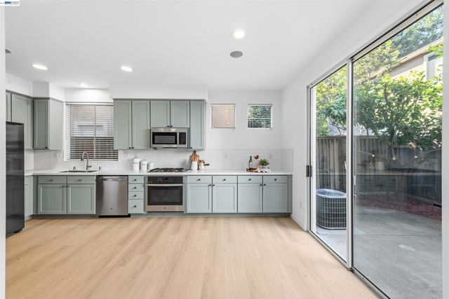 32 Colby Ct, Pleasanton, CA 94566