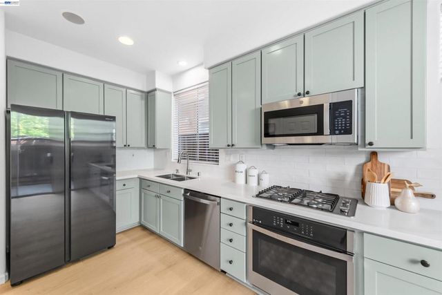 32 Colby Ct, Pleasanton, CA 94566