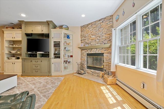 1040 Washington Avenue, Plainview, NY 11803