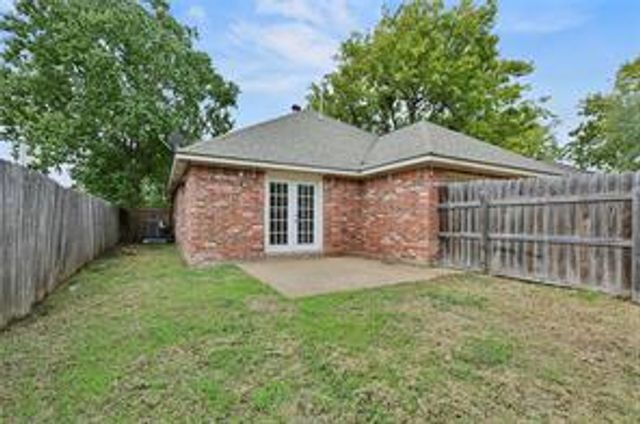 2311 Carnation, College Station, TX 77840