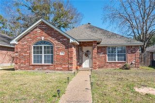 2311 Carnation, College Station, TX 77840