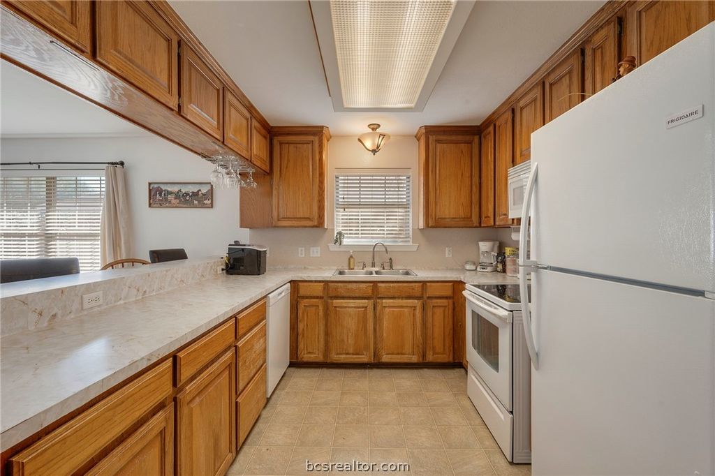 2311 Carnation, College Station, TX 77840 — photo 4