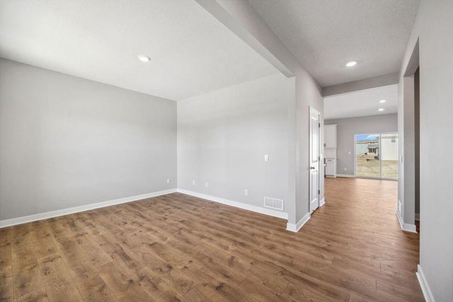 6090 Jensen Avenue South, Cottage Grove, MN 55016