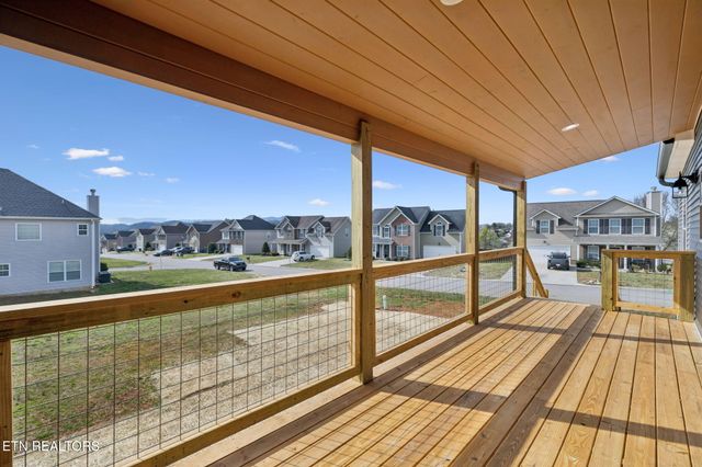 2785 Vista Meadows Lane, Sevierville, TN 37876