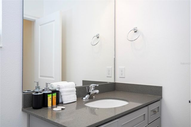 5860 HIGH SEAS DRIVE, Orlando, FL 32821