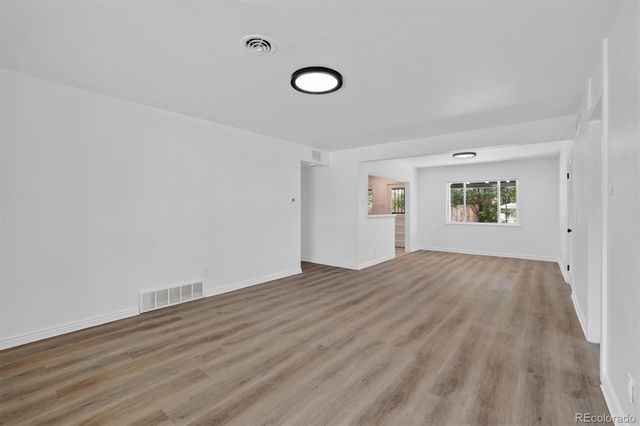 900 Quentin Street, Aurora, CO 80011