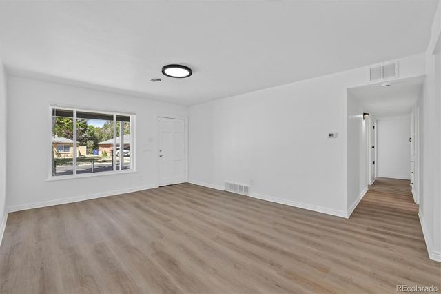 900 Quentin Street, Aurora, CO 80011