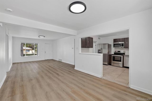 900 Quentin Street, Aurora, CO 80011