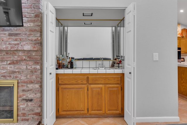 104 Winding Canyon Ln, Folsom, CA 95630