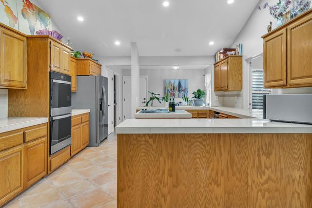 104 Winding Canyon Ln, Folsom, CA 95630