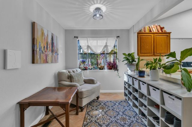 104 Winding Canyon Ln, Folsom, CA 95630