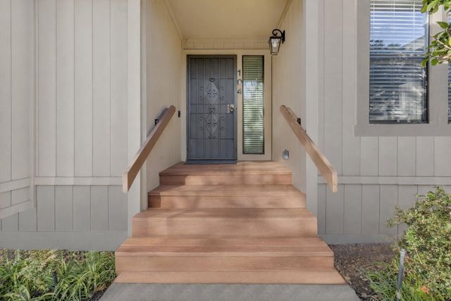 104 Winding Canyon Ln, Folsom, CA 95630