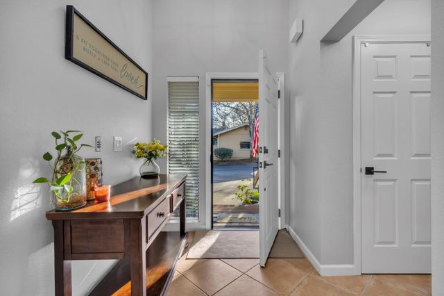 104 Winding Canyon Ln, Folsom, CA 95630