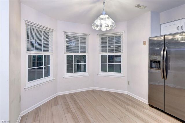 306 Meadowlake RD, Yorktown, VA 23693