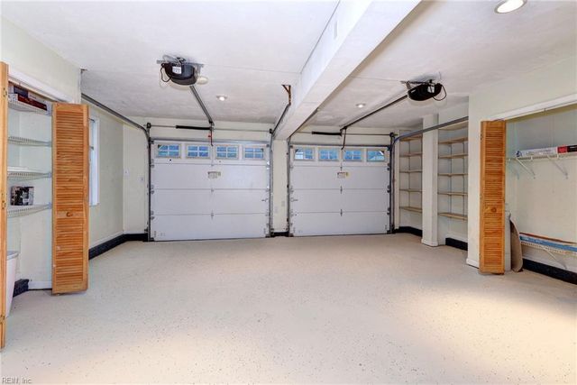 306 Meadowlake RD, Yorktown, VA 23693