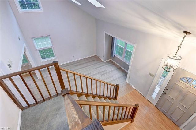 306 Meadowlake RD, Yorktown, VA 23693