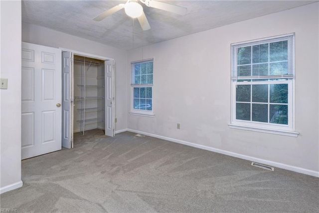 306 Meadowlake RD, Yorktown, VA 23693