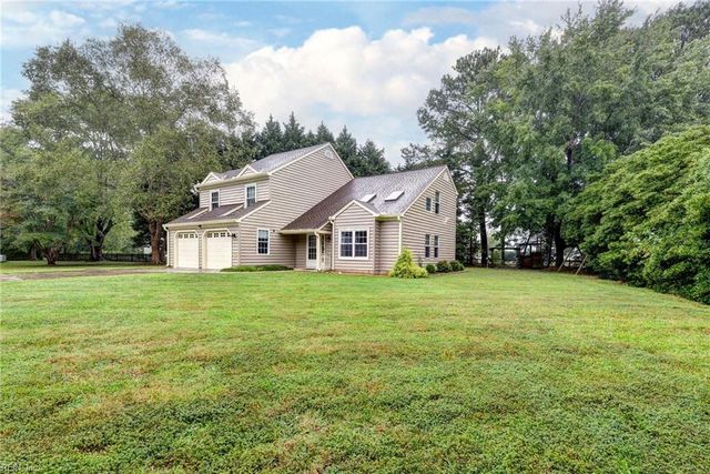306 Meadowlake RD, Yorktown, VA 23693