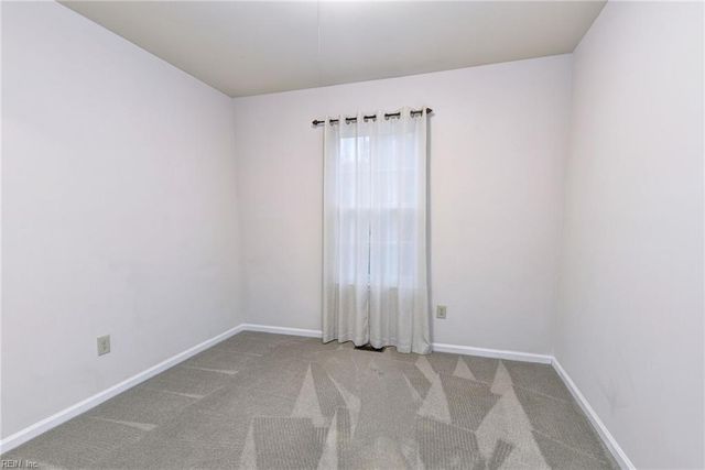 306 Meadowlake RD, Yorktown, VA 23693