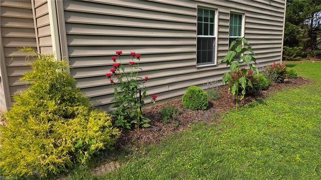 306 Meadowlake RD, Yorktown, VA 23693