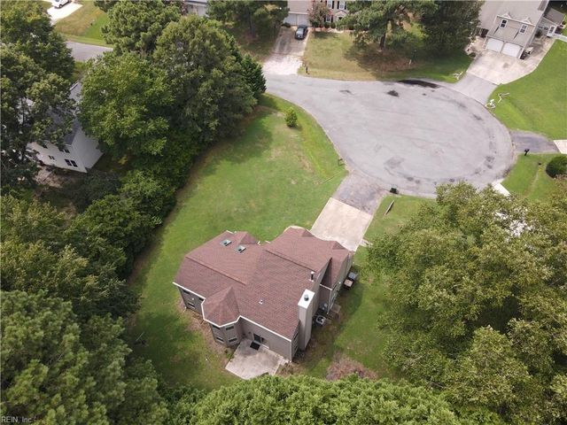 306 Meadowlake RD, Yorktown, VA 23693