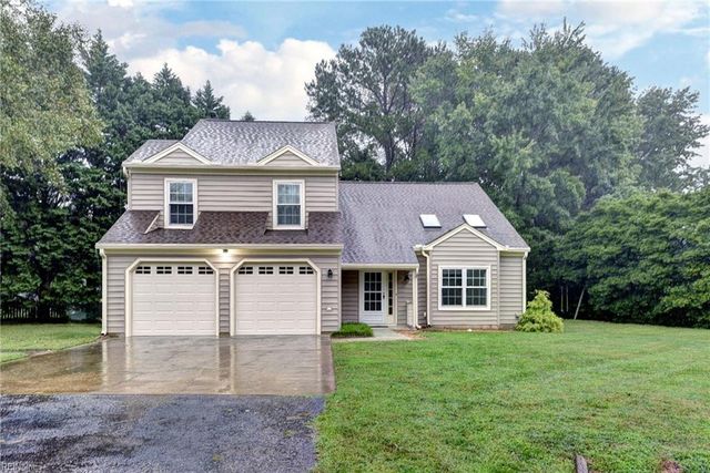 306 Meadowlake RD, Yorktown, VA 23693